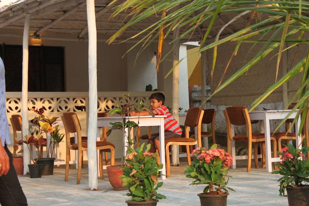 Ocean View Goan Beach House Calangute Buitenkant foto
